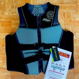 NWT Obrien women’s life vest size L